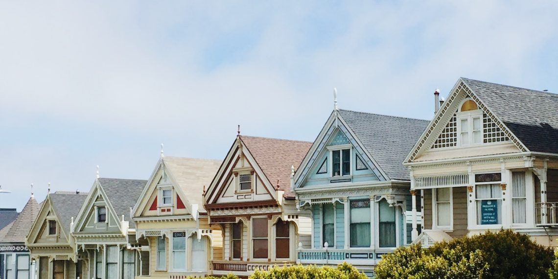 Navigating Legal and Regulatory Challenges When Investing in Real Estate