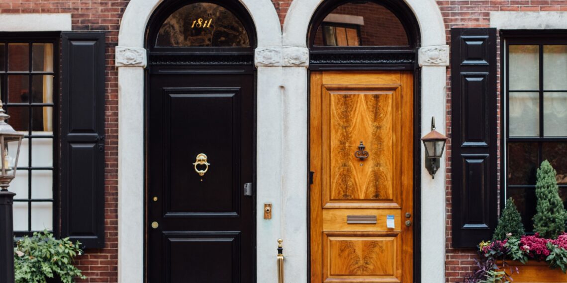 6 Factors to Consider When Choosing Commercial Doors