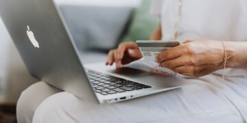 How eCommerce Businesses are Transforming Product Experience