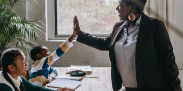 What To Expect When Hiring A School Staffing Agency